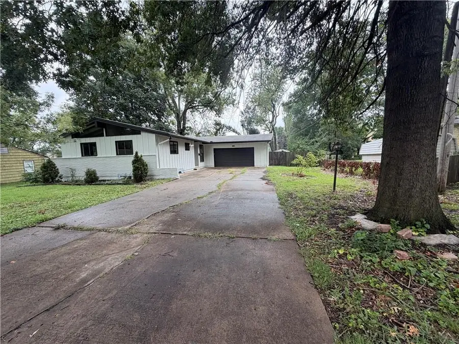 8427 Marsh Avenue, Raytown, MO 64138 - #2