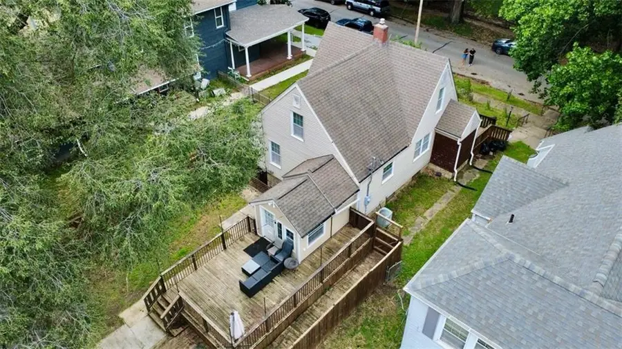 607 Miami Street, Leavenworth, KS 66048 - #2
