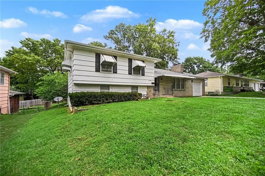 11214 E 53rd Terrace, Raytown, MO 64133 - #3