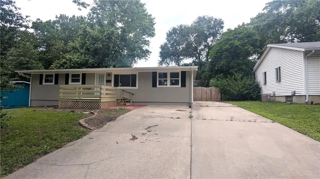 8602 E 91st Terrace, Kansas City, MO 64138 - #1