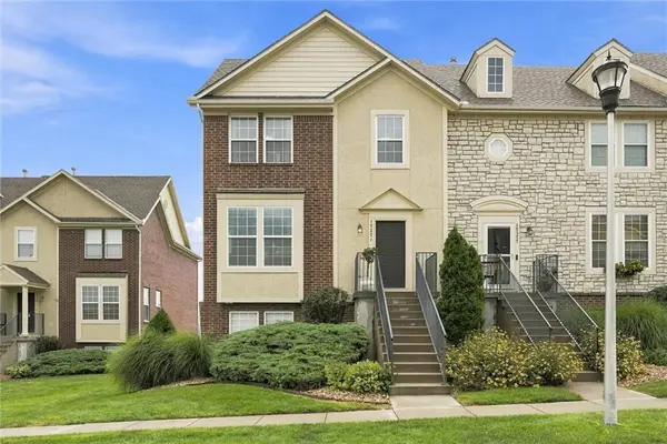 12321 S Tallgrass Drive, Olathe, KS 66061