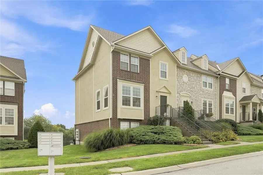12321 S Tallgrass Drive, Olathe, KS 66061 - #3