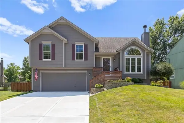 19999 W 219th Terrace, Spring Hill, KS 66083