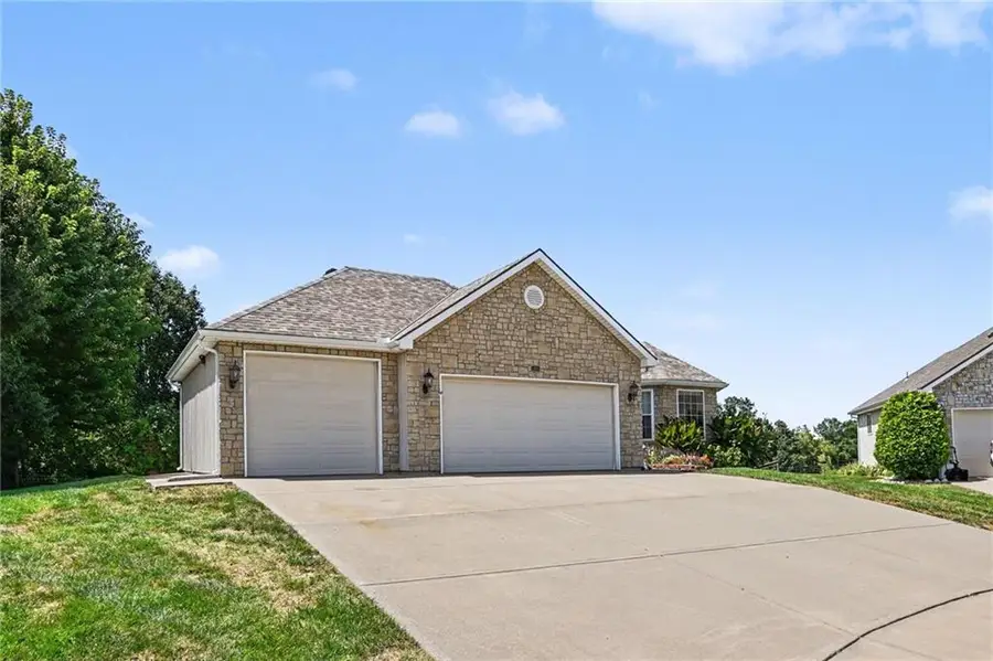 301 Prairie Rose Circle, Smithville, MO 64089 - #2