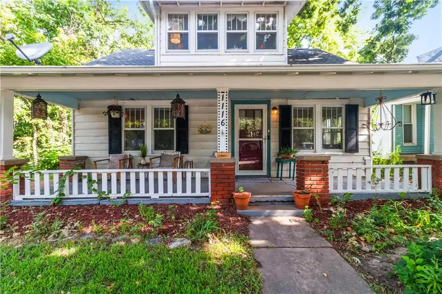 1116 W Maple Avenue, Independence, MO 64050 - #3