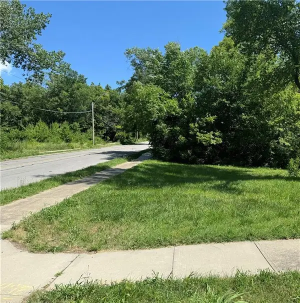 1800 E 24th Street, Kansas City, MO 64127