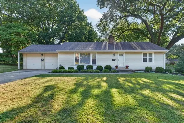 8413 Russell Street, Overland Park, KS 66212