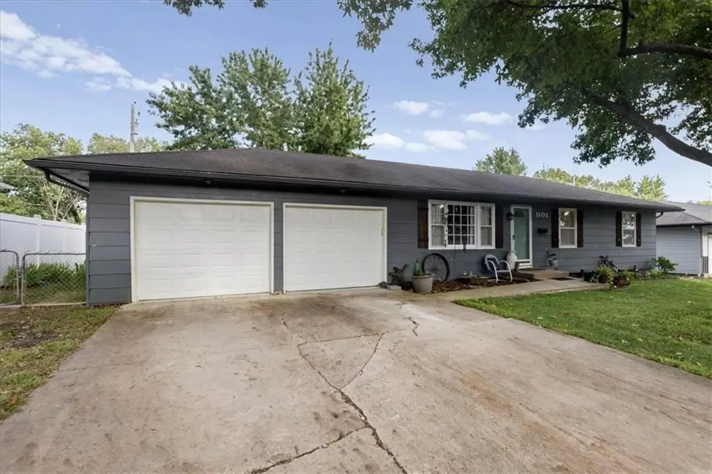 1101 S Highland Drive, Harrisonville, MO 64701 - #1