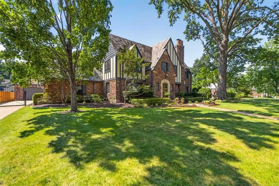845 W 52nd Terrace, Kansas City, MO 64112 - #3
