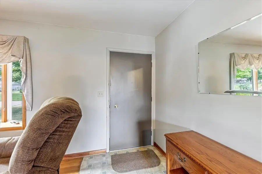 321 Kaw Avenue, Garnett, KS 66032 - #3