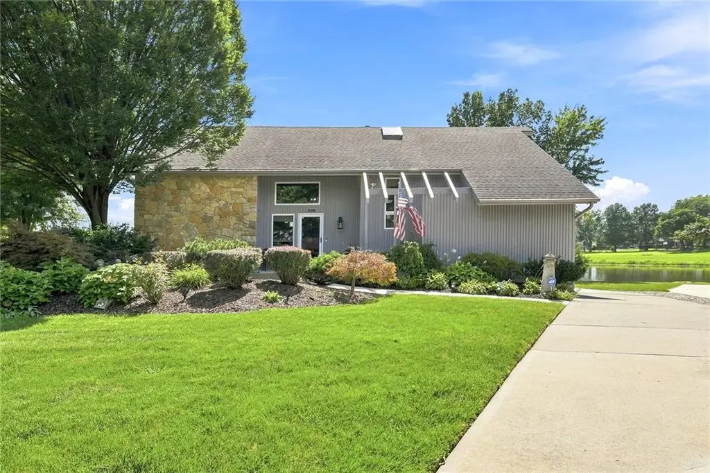 828 SW Lighthouse Point, Lees Summit, MO 64082 - #1