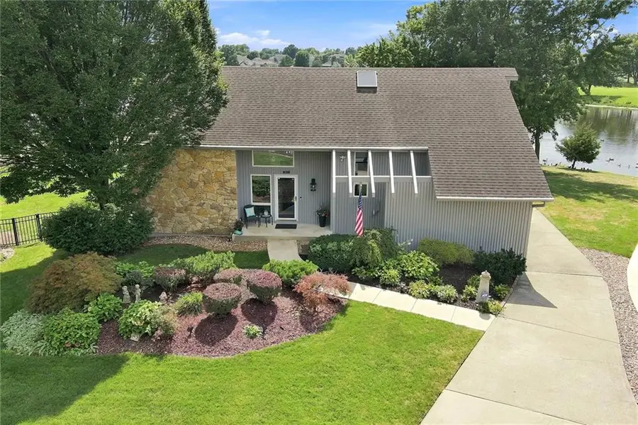 828 SW Lighthouse Point, Lees Summit, MO 64082 - #2