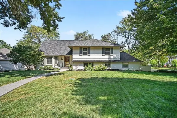 7419 Booth Street, Prairie Village, KS 66208