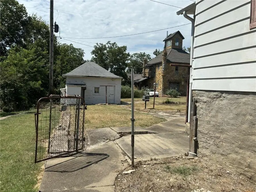 306 S Margrave Street, Fort Scott, KS 66701 - #3