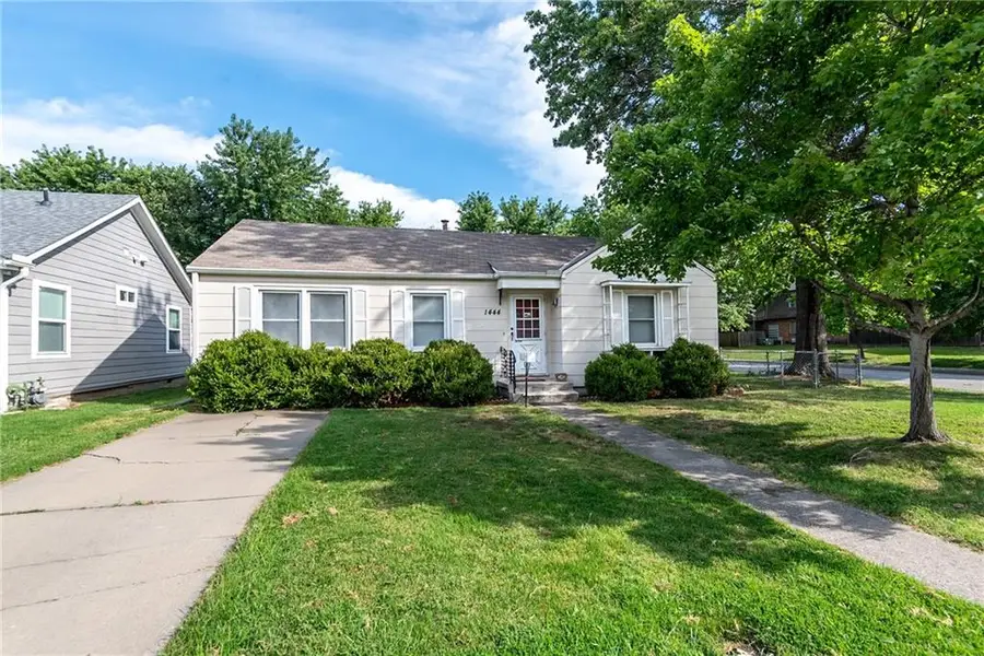1444 E 24th Avenue, North Kansas City, MO 64116 - #2