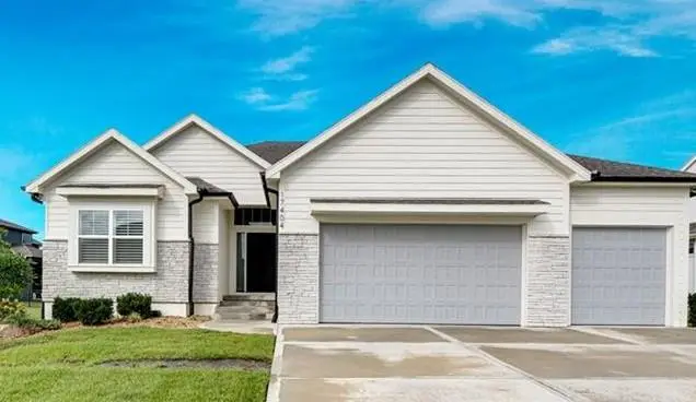 17404 Gillette Street, Overland Park, KS 66221 - #3