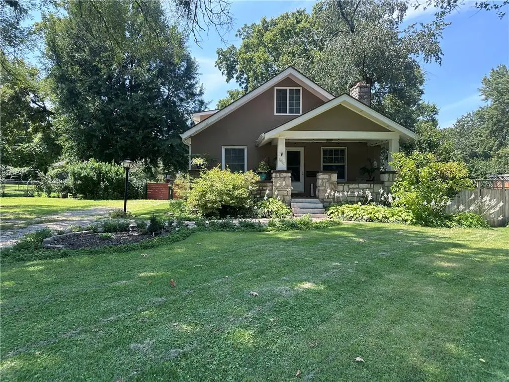 5812 Elm Avenue, Kansas City, MO 64133 - #1