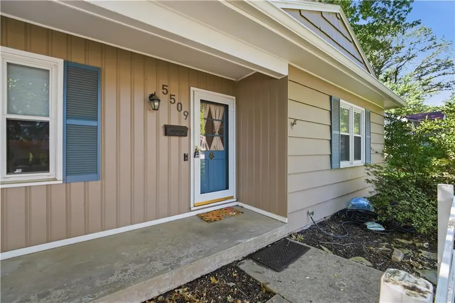 5509 W 70th Terrace, Prairie Village, KS 66208 - #3
