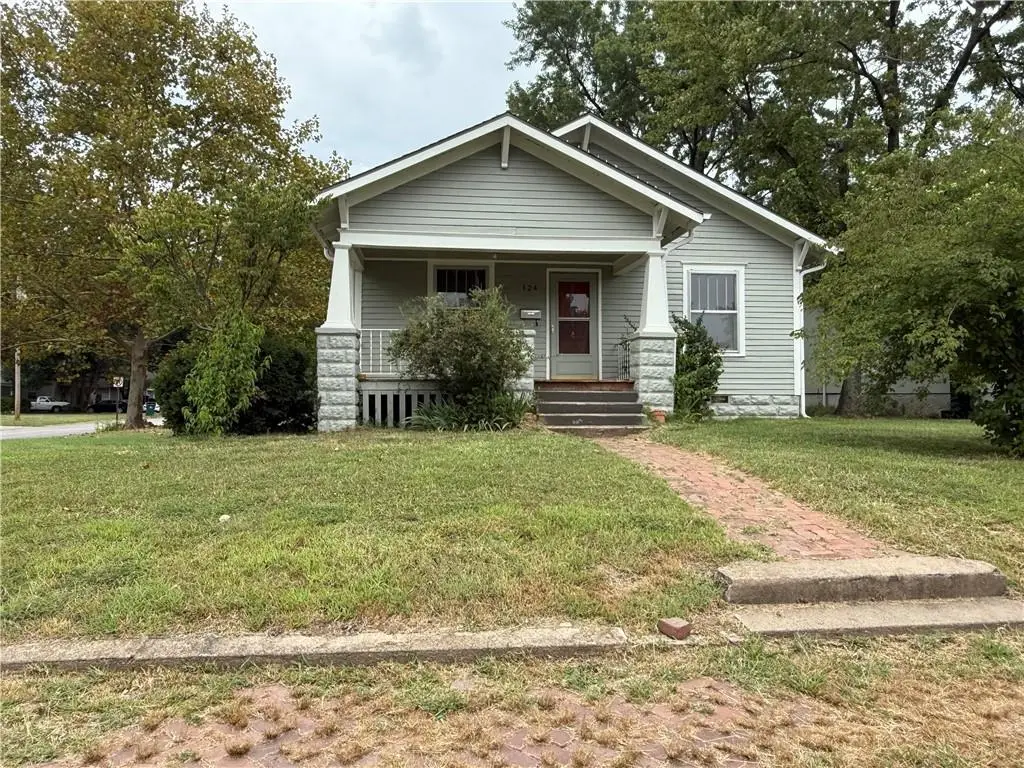 124 W Quincy Street, Pittsburg, KS 66762 - #1