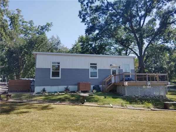 82 N Linn Valley Drive, Linn Valley, KS 66040