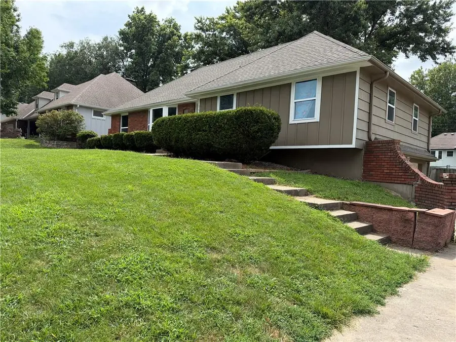 7504 Overton Avenue, Raytown, MO 64138 - #2