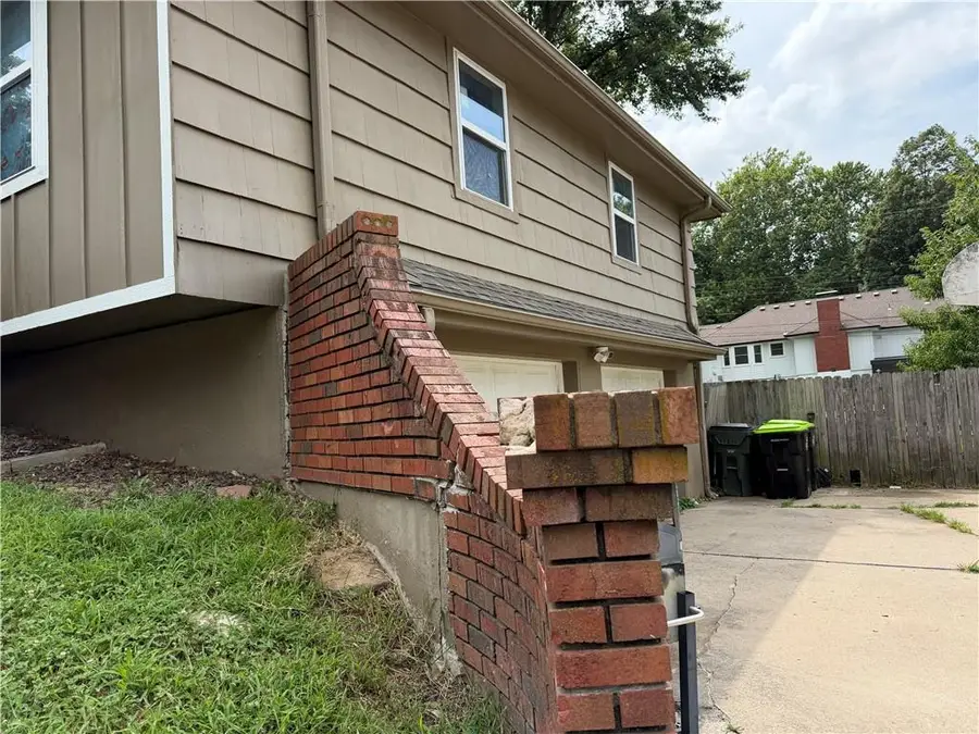 7504 Overton Avenue, Raytown, MO 64138 - #3