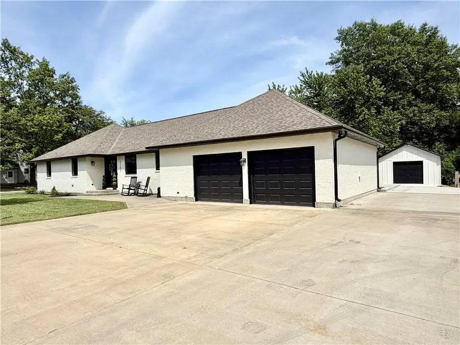 1107 Country Club Drive, Butler, MO 64730 - #2