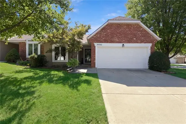 8592 Caenen Lake Court, Lenexa, KS 66215