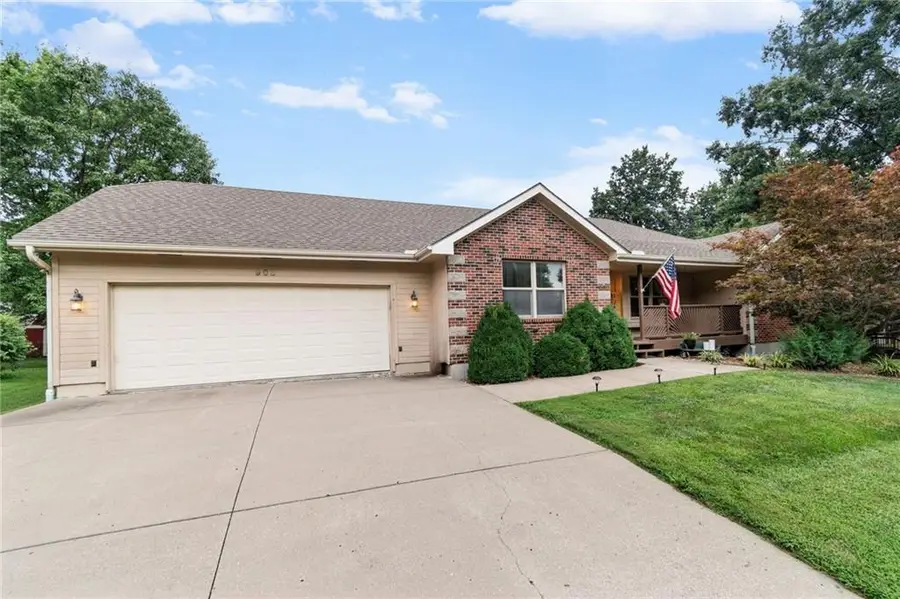 903 N Chestnut Street, Cameron, MO 64429 - #2