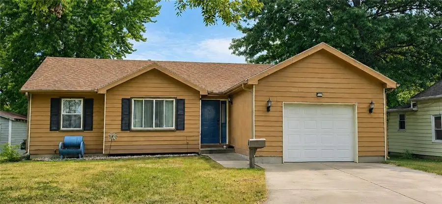 823 S Sycamore Street, Ottawa, KS 66067 - #2