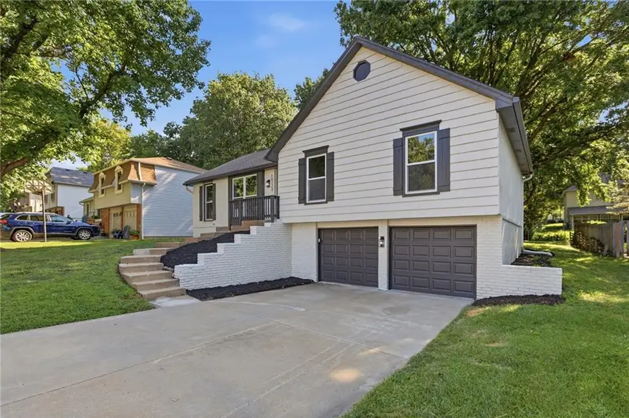 10223 Rosehill Road, Lenexa, KS 66215 - #2