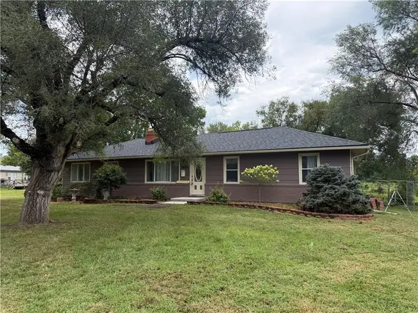 24511 S State Route K Highway, East Lynne, MO 64743