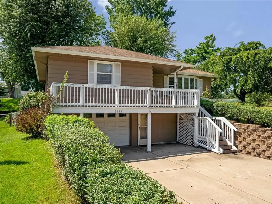 2204 Strader Terrace, Saint Joseph, MO 64503 - #2