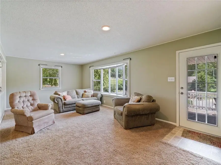 2204 Strader Terrace, Saint Joseph, MO 64503 - #3