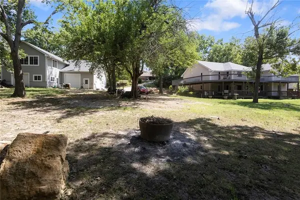8010 Rock Creek Drive, Ozawkie, KS 66070