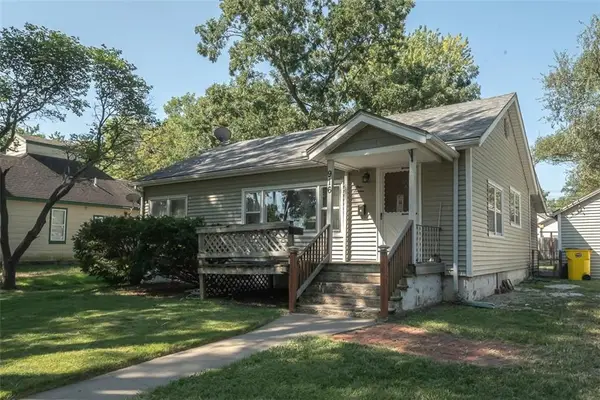 916 S Maple Street, Ottawa, KS 66067