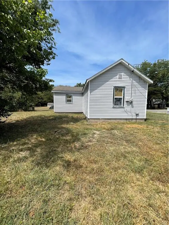 2714 Frisco Avenue, Parsons, KS 67357 - #3
