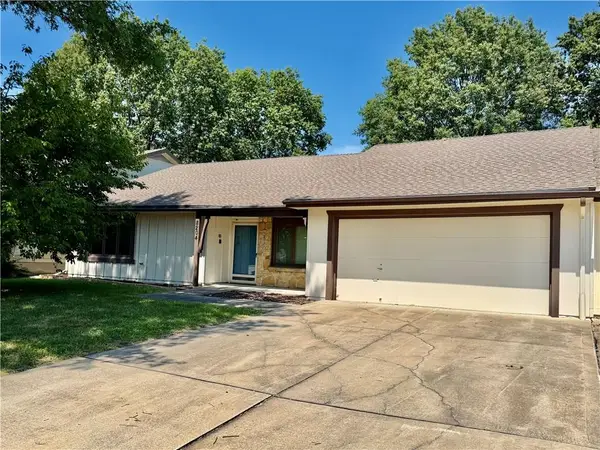 8204 E 189th Terrace, Belton, MO 64012