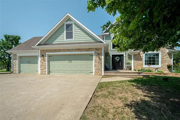 1581 Shawnee Road, Pomona, KS 66076