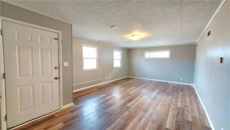 419 W 5th Street, Pittsburg, KS 66762 - #3
