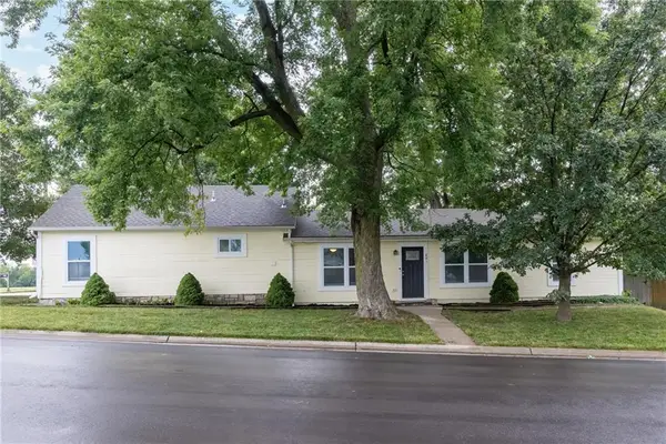 601 S Webster Street, Spring Hill, KS 66083