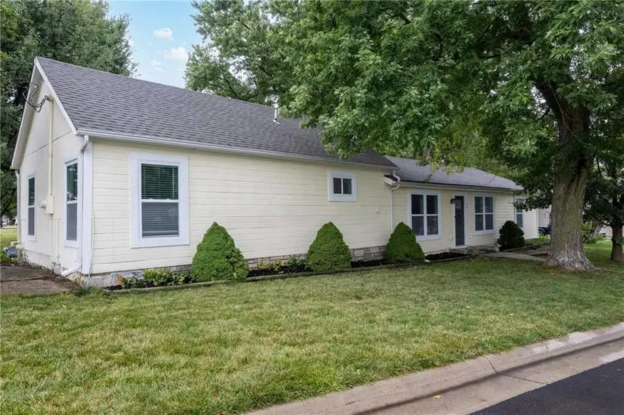 601 S Webster Street, Spring Hill, KS 66083 - #2