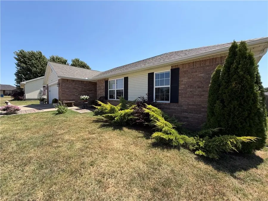 1815 Sylvan Avenue, Neosho, MO 64850 - #3
