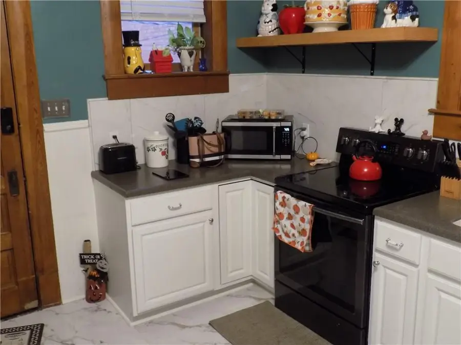 428 N 21st Street, Saint Joseph, MO 64501 - #3