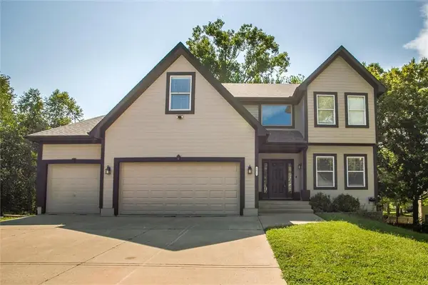 1021 SW 13th Terrace, Lee's Summit, MO 64081