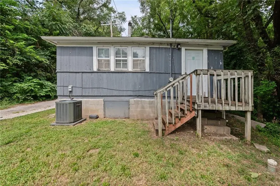 743 Kickapoo Street, Leavenworth, KS 66048 - #2