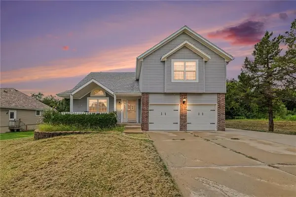 226 N Sunset Lane, Raymore, MO 64083