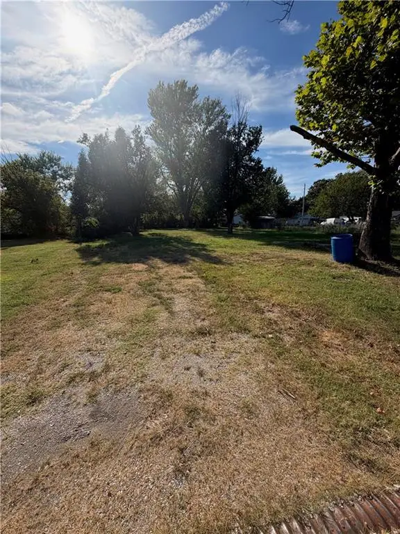 406 S Allison Road, El Dorado Springs, MO 64744