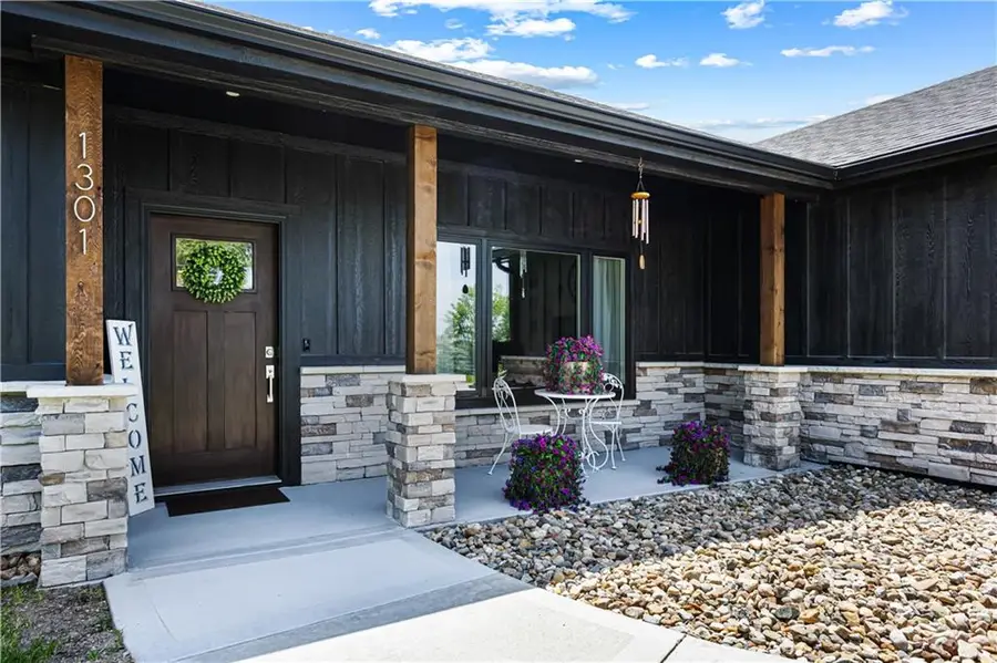 1301 W 4th Street, Cameron, MO 64429 - #3