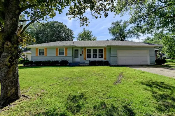 512 NW Lakeview Road, Blue Springs, MO 64014